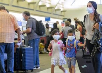 აშშ სრულად ვაქცინირებული უცხოელი ვიზიტორებისთვის საზღვრებს ხსნის