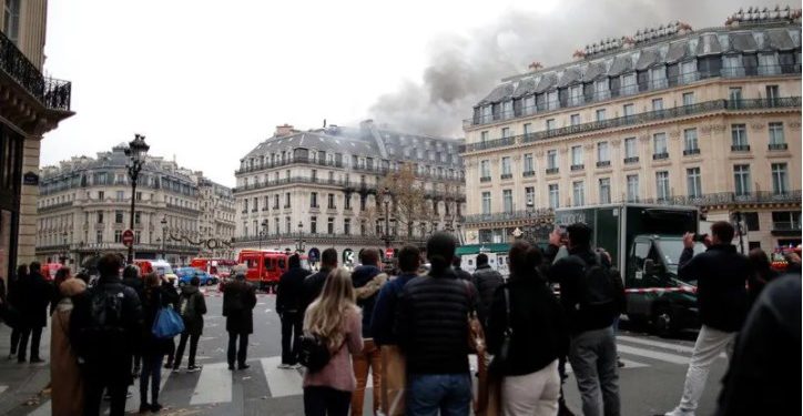 პარიზის ცენტრში, ერთ-ერთ შენობაში ძლიერი ხანძარია