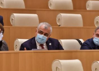 მამუკა ხაზარაძეს და ზურაბ ჯაფარიძეს სადეპუტატო უფლებამოსილება შეუწყდათ