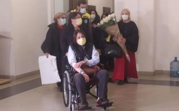 ელენე ხოშტარია შიმშილობის შეწყვეტის შემდეგ რეაბილიტაციას „ნიუ ჰოსპიტალში” გაივლის