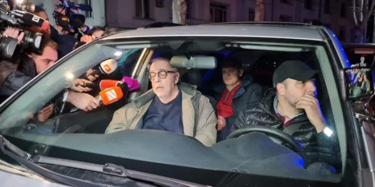 გორის სამხედრო ჰოსპიტალში გიული ალასანია, ნიკა გვარამია და სააკაშვილის პირადი ექიმი ნიკოლოზ ყიფშიძე შევიდნენ