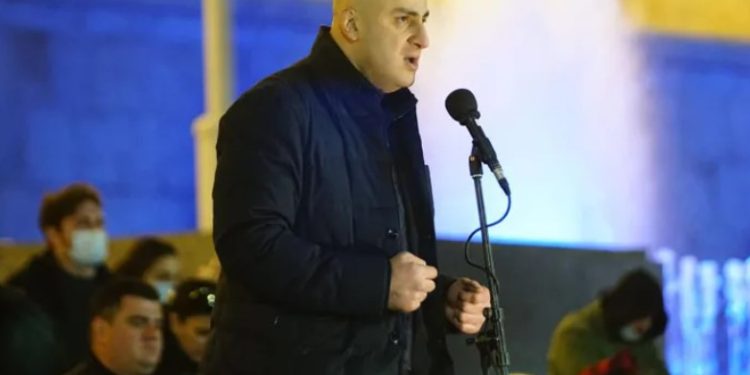 ნიკა მელია – ვარყიოთ რეჟიმი, სანამ არ ჩამოინგრევა