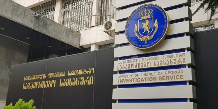 ყალბი საგადასახადო დოკუმენტების ჯგუფურად დამზადება-გამოყენებისა და ქონების მესაკუთრის მოტყუებით ქონებრივი დაზიანების ფაქტზე, ორი პირი პასუხისგებაში მისცეს