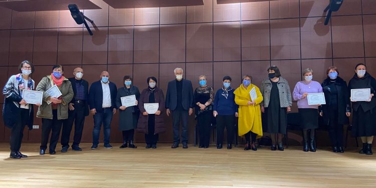 ოზურგეთის რომელი სკოლები და ბაღები დააჯილდოვა ამირან გამყრელიძემ