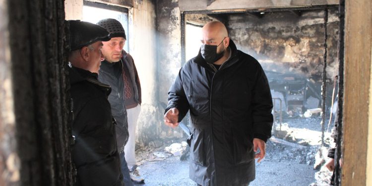 სოფელ მაკვანეთში ხანძრის შედეგად დაზარალებულ ოჯახს ოზურგეთის მერია დახმარებას გაუწევს