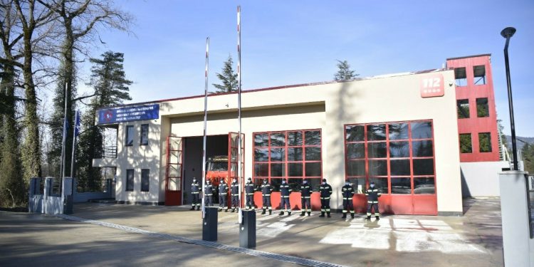 ჩოხატაურში თანამედროვე სტანდარტების შესაბამისი ახალი სახანძრო-სამაშველო შენობა გაიხსნა