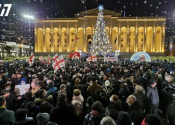 “თავისუფლება მიშას” – რუსთაველის გამზირზე საპროტესტო აქცია მიმდინარეობს