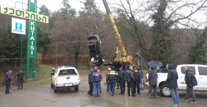 ქუთაისში, მდინარე წყალწითელაში ავტომობილი გადავარდა, გარდაიცვალა ორი ადამიანი
