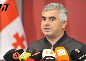 „ნაციონალური მოძრაობის“ ოფისთან მოშიმშილე სამი ადამიანი, ჯანმრთელობის მდგომარეობის გაუარესების გამო კლინიკაში გადაიყვანეს