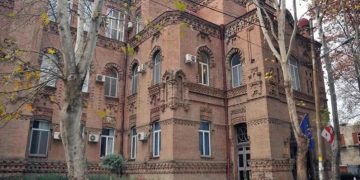 განათლების სამინისტრო ისტორიის სახელმძღვანელოში ბიძინა ივანიშვილის შესახებ ჩანაწერებზე გამოთქმულ კრიტიკასთან დაკავშირებით განმარტებას აკეთებს