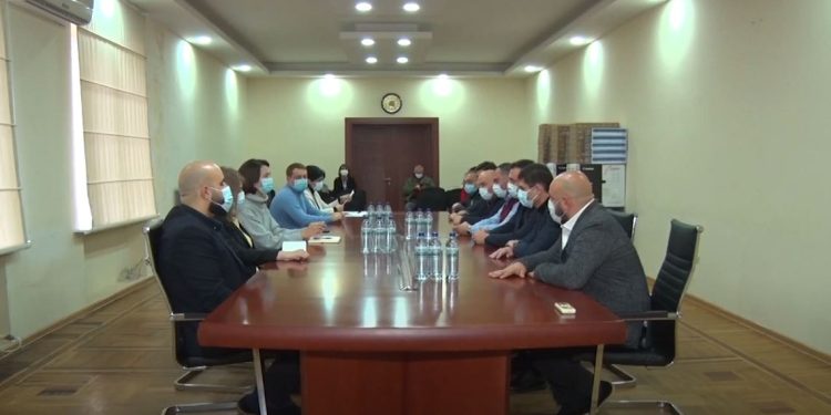 მთავრობამ გურიის რეგიონს კომპიუტერული ტექნიკა გადასცა