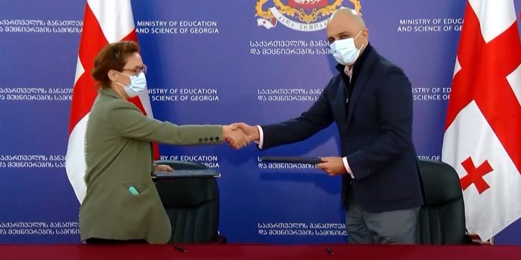 ლიბერთი ახალი სტრატეგიის ფარგლებში განათლების მხარდაჭერას და მასწავლებლებზე ზრუნვას განაგრძობს