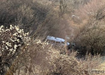 2 ადამიანი დაიღუპა და 6 დაშავდა ჟინვალთან მიკროავტობუსის გადავარდნის შედეგად