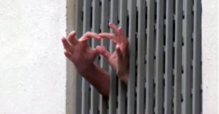 მიხეილ სააკაშვილი გორის სამხედრო ჰოსპიტლის პალატიდან ავტოკოლონის მონაწილეებს მიესალმა