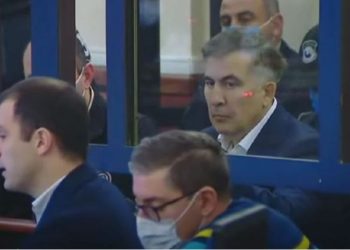ე.წ. პიჯაკების საქმე – საქალაქო სასამართლოში მიხეილ სააკაშვილის პროცესი დაიწყო