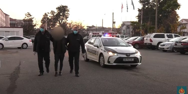 ვიდეო – ქობულეთში მომხდარი მკვლელობის ფაქტზე ოზურგეთელი მამაკაცი დააკავეს