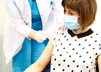 ჯანდაცვის მინისტრი განმარტავს, რატომ არ აიცრა მე-2 დოზით