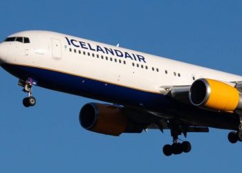 თვითმფრინავში COVID-19-ის დადასტურების შემდეგ ქალმა 5 საათი ტუალეტში თვითიზოლაციაში გაატარა