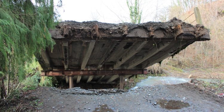 მამათი – სილაურის საზღვარზე მდინარის ადიდების შედეგად საავტომობილო ხიდი ჩაინგრა