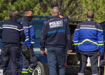 80 ქილა კარაქის, სნიკერსისა და ქინდერის ქურდობისთვის საფრანგეთში საქართველოს 2 მოქალაქე დააკავეს – ფრანგული მედია