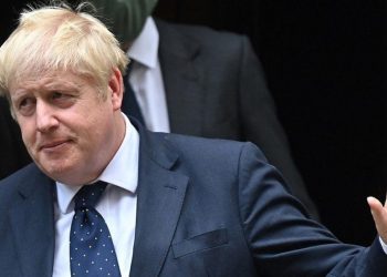 დიდ ბრიტანეთში პირბადეების ტარების, სახლიდან მუშაობის და კოვიდპასპორტების წარდგენის მოთხოვნა უქმდება