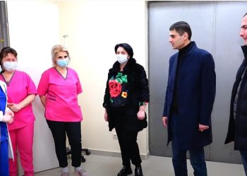 ადგილობრივი ხელისუფლების წარმომადგენლებმა საგანგებო რეჟიმში მომუშავე სამსახურების თანამშრომლებს ახალი წელი მიულოცეს