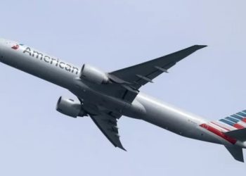 მაიამი-ლონდონის თვითმფრინავი ატლანტის ოკეანის თავზე უკან დაბრუნდა იმის გამო, რომ მგზავრმა პირბადის გაკეთებაზე უარი თქვა