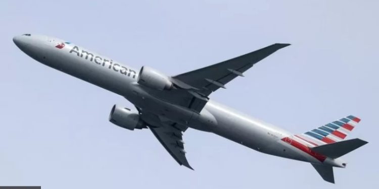 მაიამი-ლონდონის თვითმფრინავი ატლანტის ოკეანის თავზე უკან დაბრუნდა იმის გამო, რომ მგზავრმა პირბადის გაკეთებაზე უარი თქვა