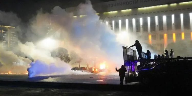 ყაზახეთში მთავრობა გადადგა