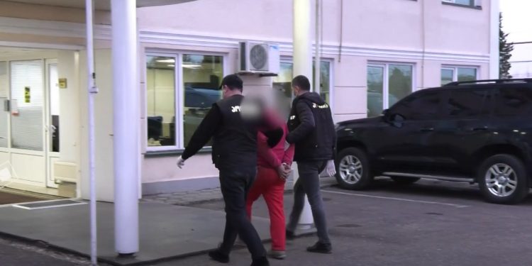 ვიდეო – პოლიციამ ნარკოდანაშაულისთვის სამი პირი დააკავა