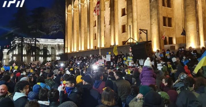 პარლამენტთან უკრაინის მხარდამჭერი აქცია მიმდინარეობს