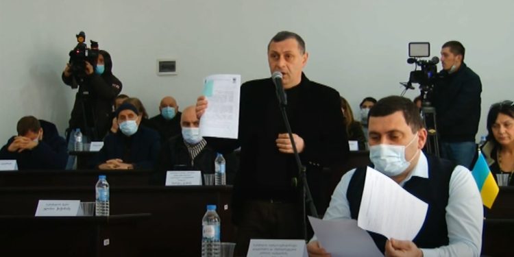 ვიდეო – ლანჩხუთის მერიასა და საკრებულოში ხელფასები გაიზარდა