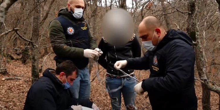 შსს-მ ნარკოდანაშაულისთვის 4 პირი დააკავა – ამოღებულია სხვადასხვა სახის განსაკუთრებით დიდი ოდენობით ნარკოტიკი