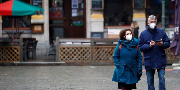 ომიკრონის ახალი ტალღა ევროპაში და გახშირებული რეინფექცია