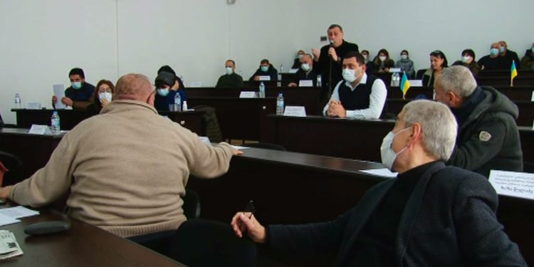 ლანჩხუთში მერიისა და საკრებულოს თანამშრომლებს ანაზღაურება გაეზარდათ