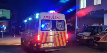 მამაკაცი, რომელიც გორში 82 წლის მამამ დაჭრა, გარდაიცვალა