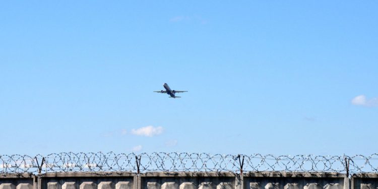 პოლონეთი და ჩეხეთი რუსული ავიაკომპანიებისთვის საჰაერო სივრცეს ხურავენ