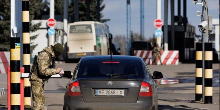 უკრაინაში საგანგებო მდგომარეობა გამოცხადდა