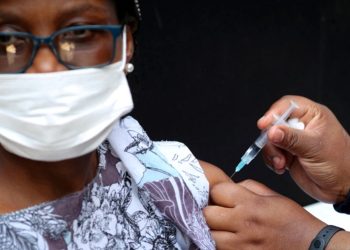 სამხრეთ აფრიკაში ომიკრონის ქვევარიანტის სულ უფრო მეტი შემთხვევა ფიქსირდება