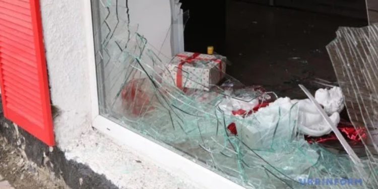 უკრაინული მედია – რუსი ოკუპანტების მიერ ხარკოვში საცხოვრებელი სახლების დაბომბვის შედეგად, სულ მცირე 11 ადამიანი დაიღუპა