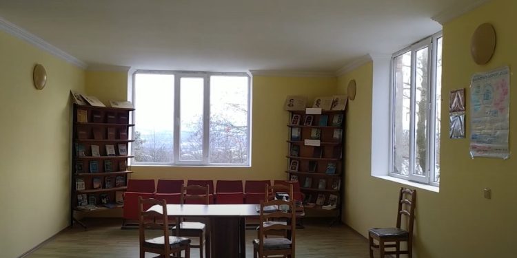 როგორ მუშაობს და რა პრობლემები აქვს აკეთის ბიბლიოთეკას, რომელიც 130 წელს ითვლის