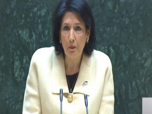 პრეზიდენტი – მოვუწოდებ მთავრობას, ოპოზიციის მონაწილეობით შეიქმნას უსაფრთხოების საბჭოს გაფართოებული, ან სხვა ფორმატი – მოგიწოდებთ, ამ უმძიმეს პერიოდში გამოვაცხადოთ მორატორიუმი სიძულვილის ენის გამოყენებაზე