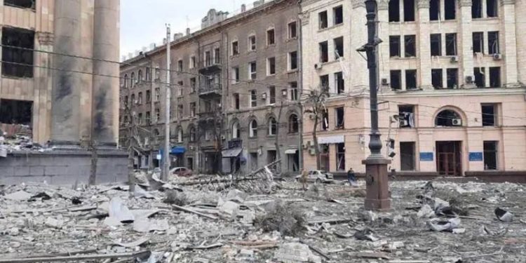 „სიენენი“ – რუსეთმა სარაკეტო დარტყმები განახორციელა ხარკოვის სულ მცირე სამ სკოლაზე, ტაძარსა და მაღაზიებზე, დაიღუპა ოთხი ადამიანი