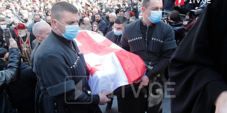 რუსეთ-უკრაინის ომში დაღუპული ორი ქართველი მებრძოლი სამხედრო პატივით დაკრძალეს