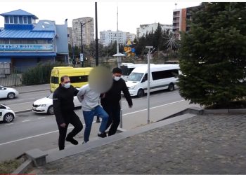 დააკავეს პირი, რომელმაც ნათესავი, 82 წლის ქალი ჯერ ბასრი საგნით მოკლა, შემდეგ კი კვალის დაფარვის მიზნით ცხედარს ცეცხლი მოუკიდა