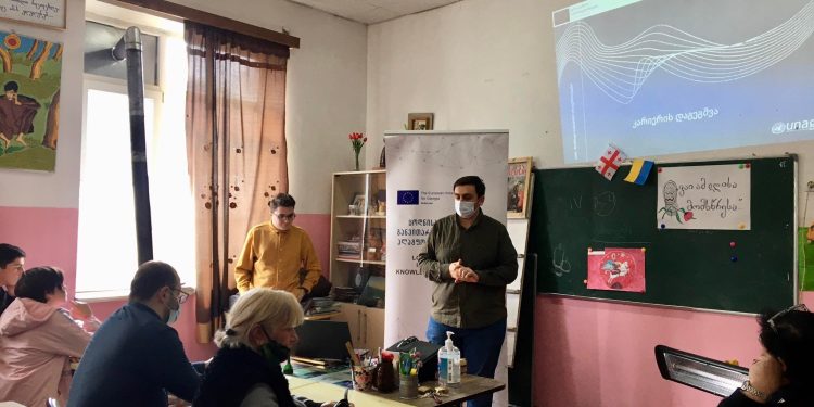 მოძრავი სახალხო უნივერსიტეტი შრომის საჯარო სკოლაში