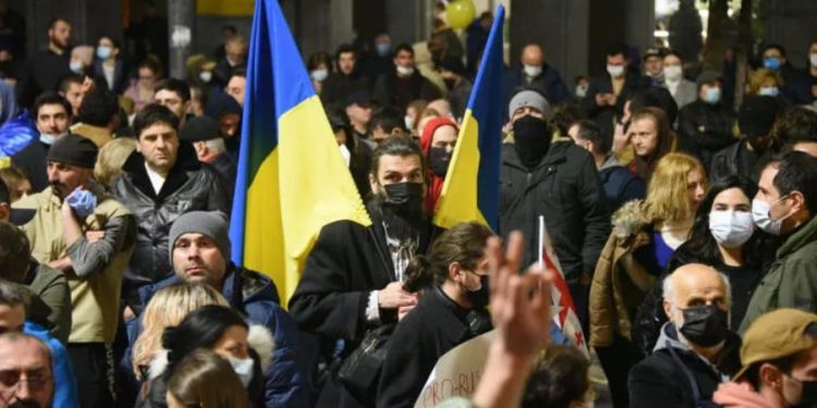 პარლამენტთან უკრაინის მხარდამჭერი აქცია მიმდინარეობს