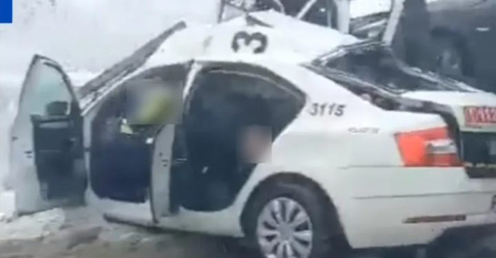 რიკოთზე, ავტომობილების გადამზიდი პოლიციის მანქანას შეეჯახა, არიან გარდაცვლილები