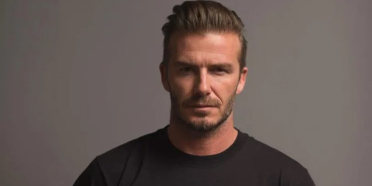 დევიდ ბექჰემმა თავისი სოციალური მედიის არხები უკრაინიდან ამბების გასაზიარებლად უკრაინელ მედიკოსს გადასცა