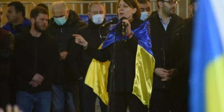 ელენე ხოშტარია – შევთანხმდით, ჩამოვაყალიბოთ კონკრეტული მოთხოვნები – წავიდეს და თან წაიყოლოს მთავრობა ირაკლი ღრიბაშვილმა